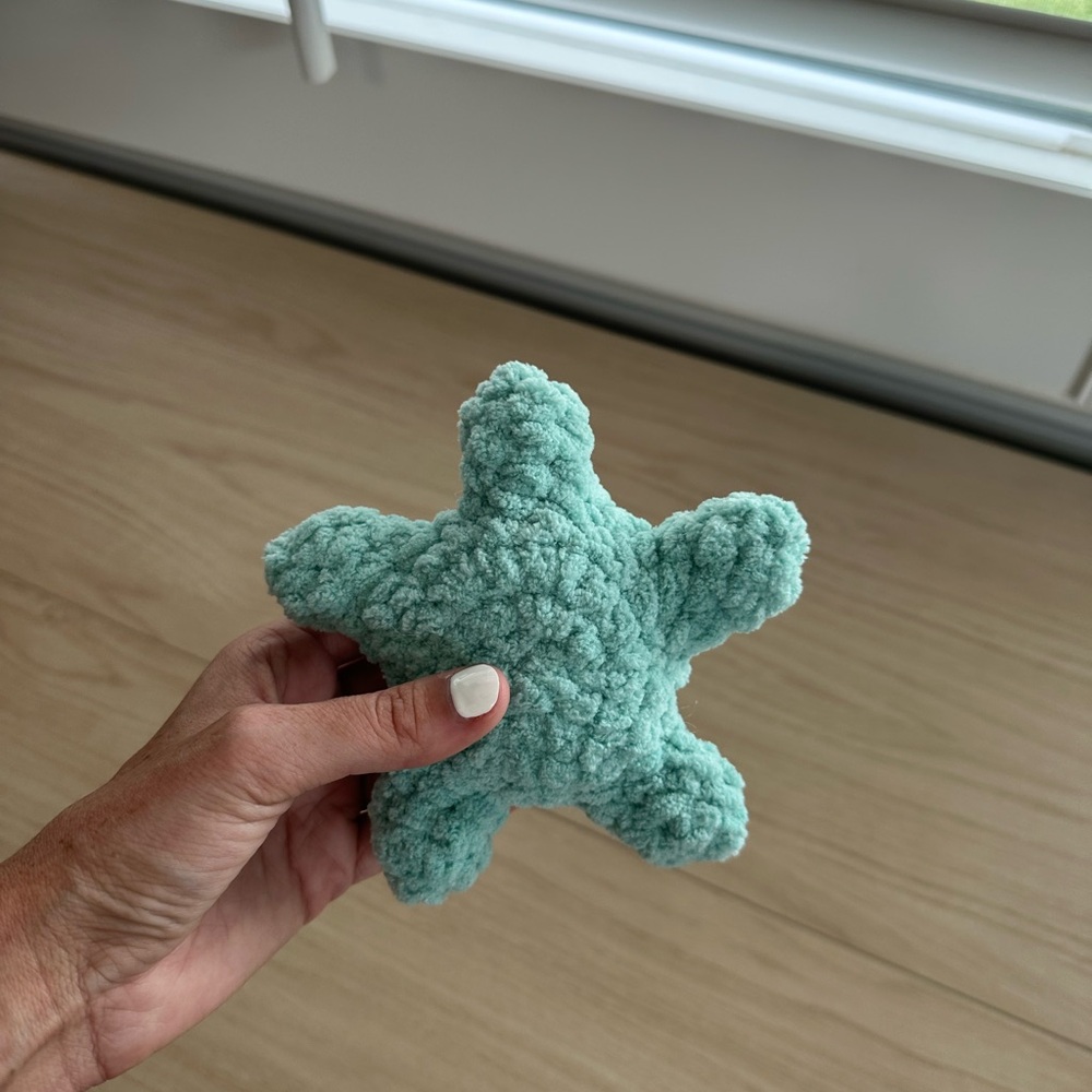 Crochet starfish plushy